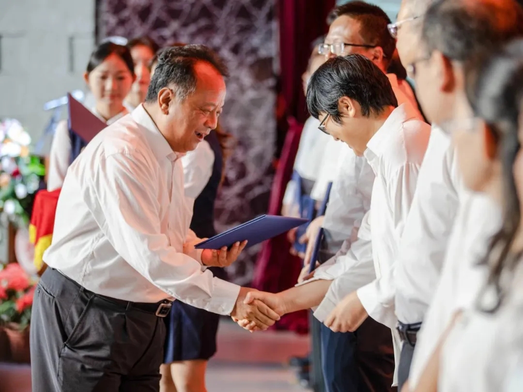 2141C75FDF6E7282800CA5700F7_76A9C504_6E323