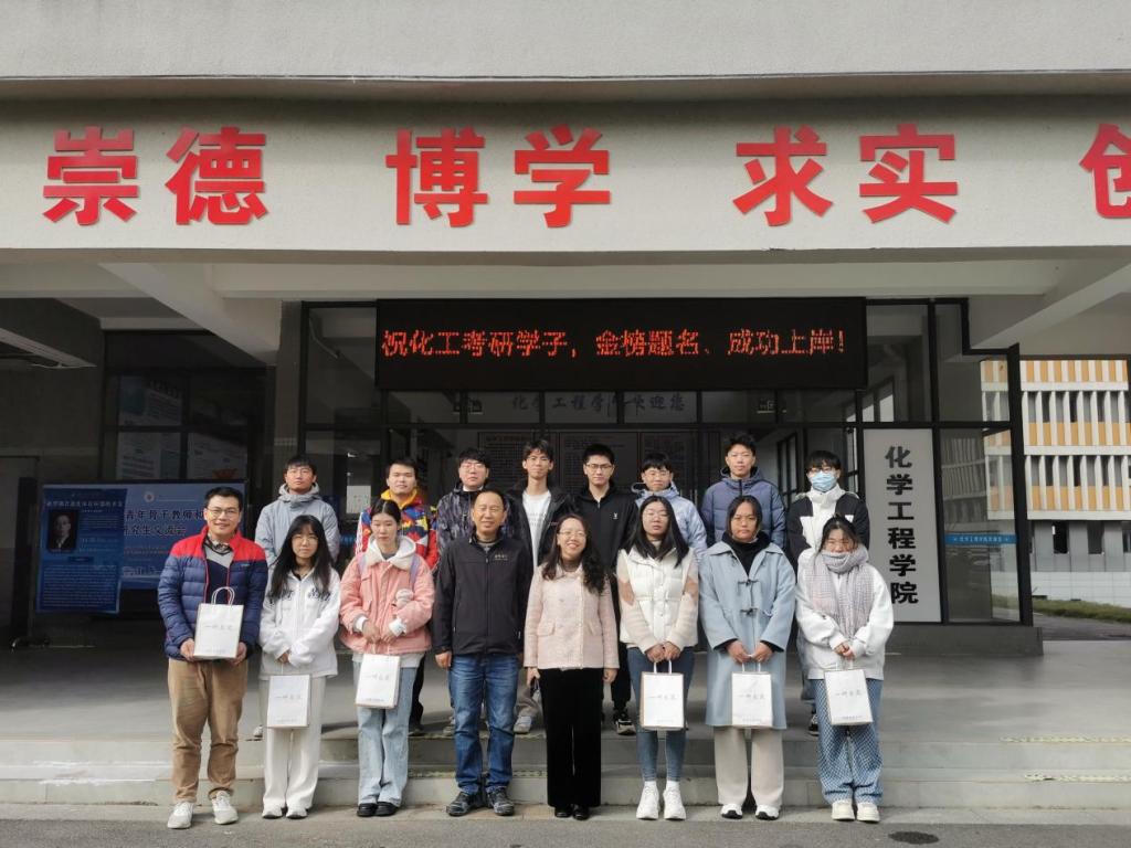 5F7ACBB91A1F3E5A0D1EDB646D7_06B0CD05_19941