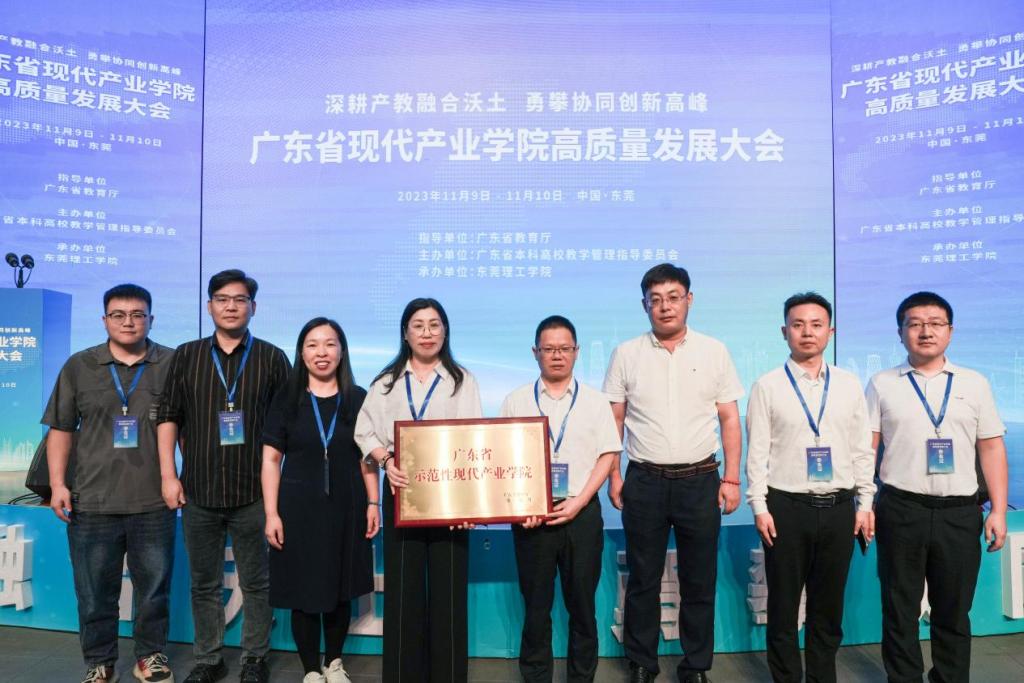 B23864FD15BB695623C8B40B8FE_15AE0669_17387 B23864FD15BB695623C8B40B8FE_15AE0669_17387