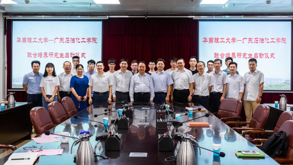 445B06BA03DBDC8A1B8F4F98715_D0ADDFC0_194A3