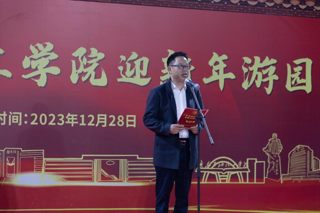 186953216095DDB7A78BE68A332_6583C43E_11D69