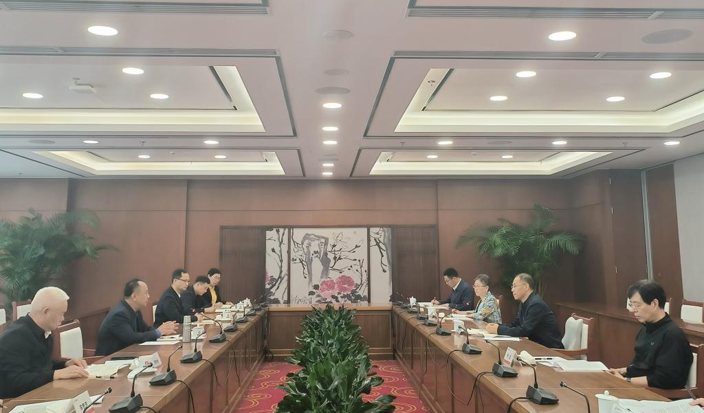 A4D6191FB10AE1E48F0B45B9E07_9DC0922A_14A4F