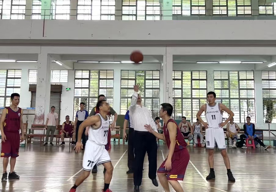 F18A96E9E05CDCD3DB7A6D7ACEF_5CF8CCFD_39939