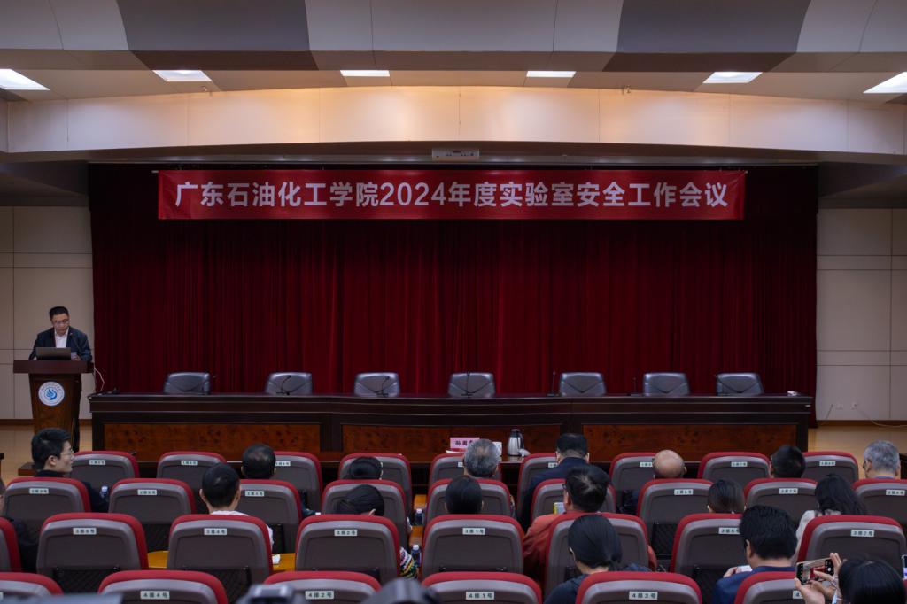 1B5781F914454D1829B63820CE1_05D30D1D_12636