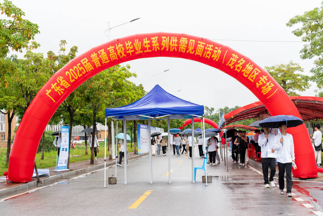 CD9C569B08EFA9E66A979578637_1EEF5A0F_302B8