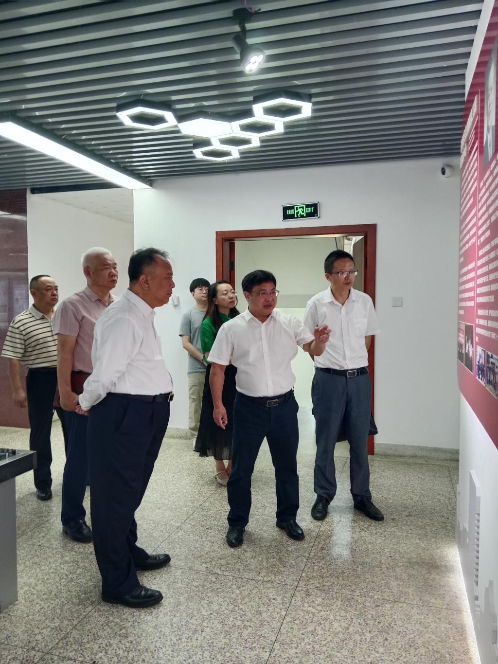 2B5FD6F9DD9E2BE472F7FDC06BB_405FDBFC_304C9