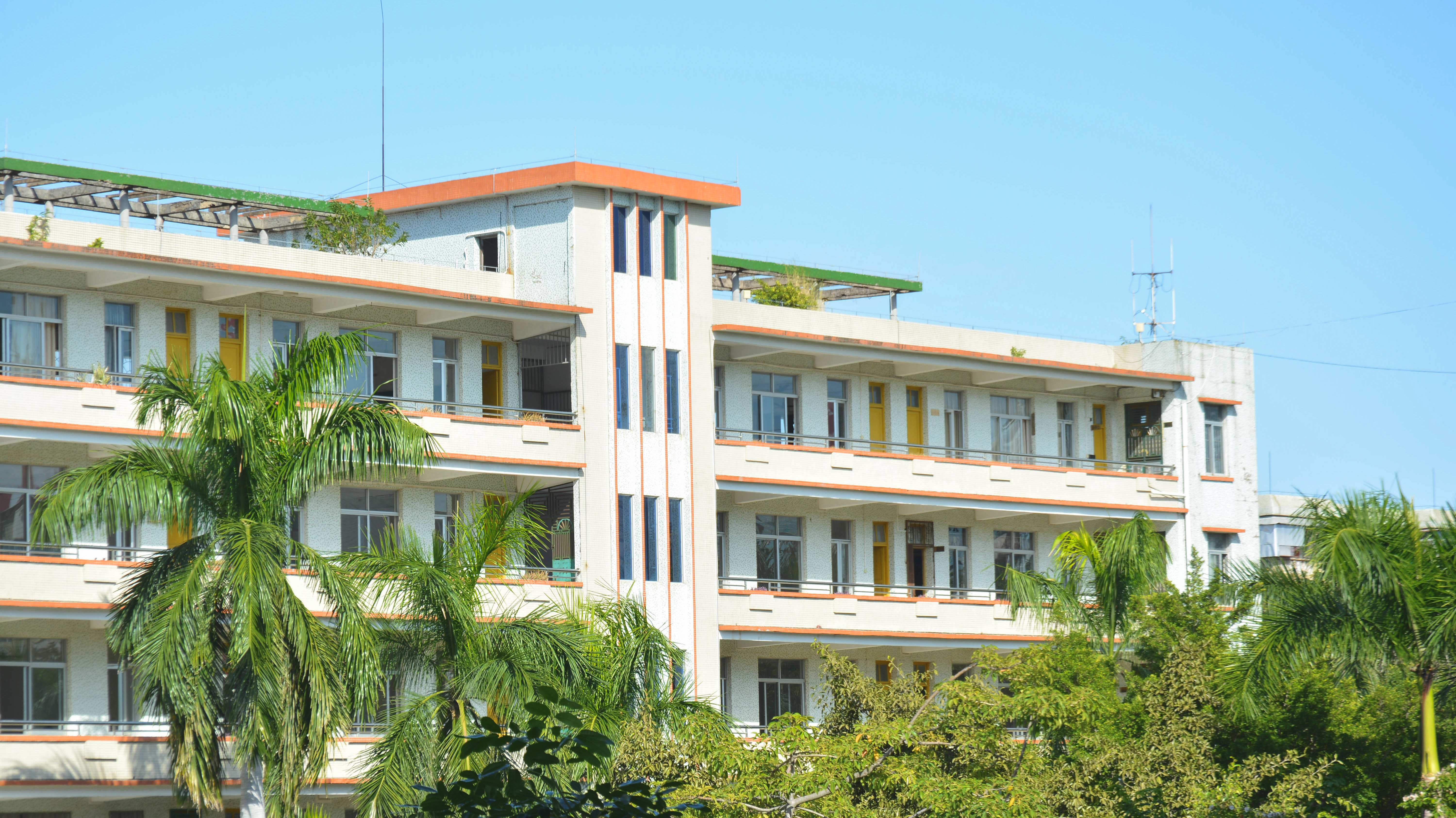 guanghuajiaoxuelou 壹号娱乐app官网(中国)官方版下载